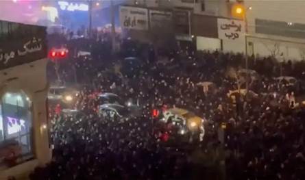 حجب الإنترنت في إيران يدخل يومه السابع وسط تقارير عن آلاف الضحايا