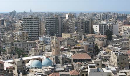 في طرابلس.. اعترضا طريقه وسلباه 700 دولار