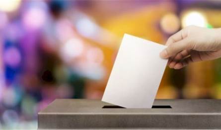 نائب يُجري استفتاءً على نفسه