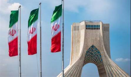 السعودية وقطر وعمان أقنعت ترامب بـ"منح إيران فرصة"