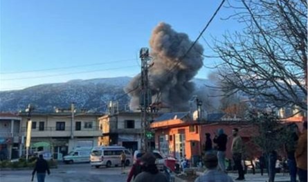 بالفيديو.. لحظة استهداف المبنيين في سحمر 