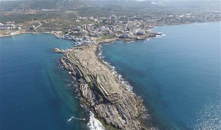 بعد مقتل شخص... مُداهمة في أنفة وتوقيف مطلوب