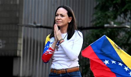 ترامب يستقبل ماتشادو على "مائدة غداء"