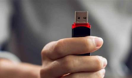 فلاش USB ليس آمناً للنسخ الاحتياطي طويل الأمد… إليك الأسباب