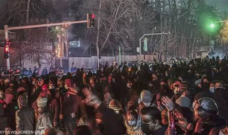 ثلاثة نماذج للتغيير في ايران