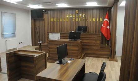 بعد تبرعها بممتلكاتها.. معلمة تُبرأ من الجنون وتعود إلى صفوفها (فيديو)