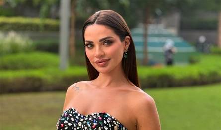 بإطلالة ملكية… داليدا خليل تخطف الأنظار خلال تحضيراتها لـ Joy Awards
