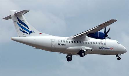 العثور على حطام طائرة استطلاع في إندونيسيا والبحث مستمر عن 11 مفقودًا