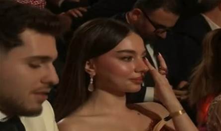 بالفيديو... بكاء بيسان اسماعيل بعد عدم فوزها بجائزة "joy awards"
