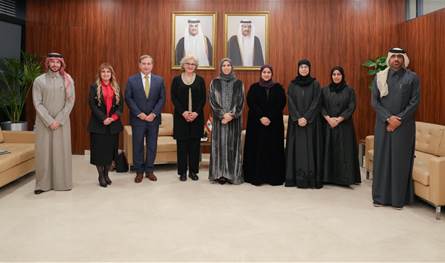 كرامي عرضت مع نظيرتها القطرية العلاقات التربوية