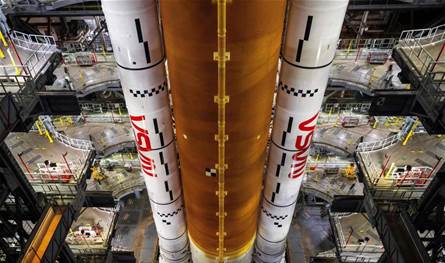 العودة إلى القمر بعد 50 عامًا… صاروخ ناسا جاهز للإقلاع