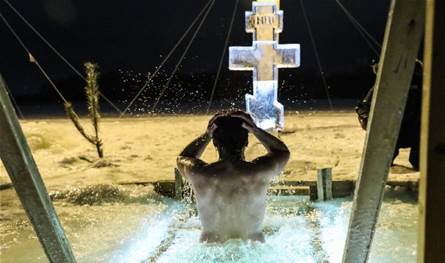 عيد الغطاس في روسيا.. تقاليد تفتح أبواب "الخير"