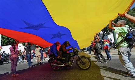 سناتور أميركي: واشنطن تخوض "حربًا نشطة" للسيطرة على نفط فنزويلا