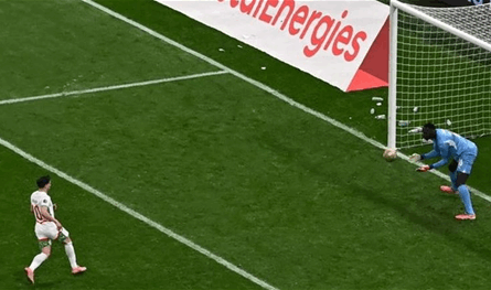 بانينكا لا تُخيف ميندي.. ركلة دياز تُشعل نهائي أفريقيا