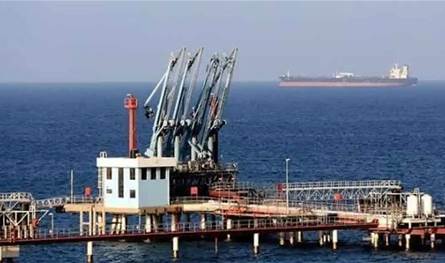 العواصف تتسبب بتعطيل عمليات التصدير في الموانئ النفطية الليبية