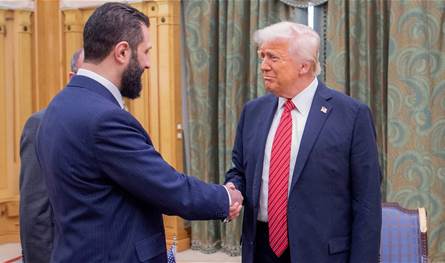 ترامب يطلب من الشرع إنهاء الاشتباكات مع الأكراد.. موقع أميركي يكشف