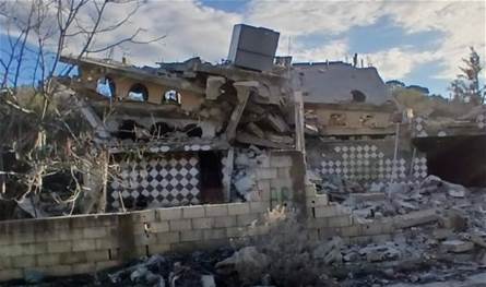 بالصور: القوات الإسرائيلية تتوغل وتفجر منزلين في كفركلا