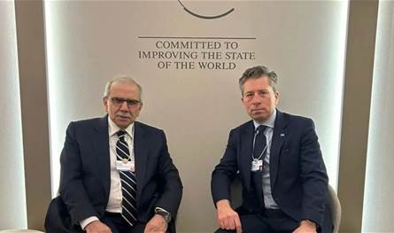 من دافوس.. سلام يبحث مع "فليتشر" تعزيز المساعدات للمناطق المتضررة.