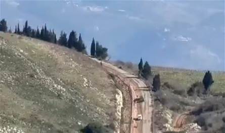 بالفيديو... العدوّ الإسرائيليّ يقوم بصيانة السياج في موقع المرج