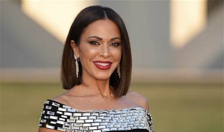 رولا بقسماتي تنقل أجواء الطقس الممطر وتفاعل الناس في اسطنبول