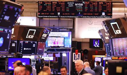 خسائر قوية لمؤشرات الأسهم الأمريكية بسبب تهديدات ترامب الجمركية