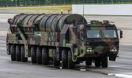 كوريا الجنوبية تبدأ نشر صاروخها الباليستي الأكبر "هيونمو-5"