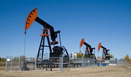  في ظل توقعات بزيادة مخزونات الخام الأميركية... انخفاض أسعار النفط