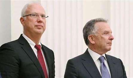 في دافوس.. اجتماع أميركي روسي إيجابي 