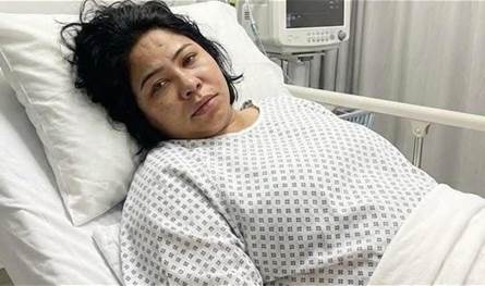 تبكي بحرقة داخل المستشفى.. فيديو لشيرين عبد الوهاب ينتشر ما حقيقته؟ 
