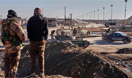 قوات الأمن السوري يدخلون مخيم الهول 