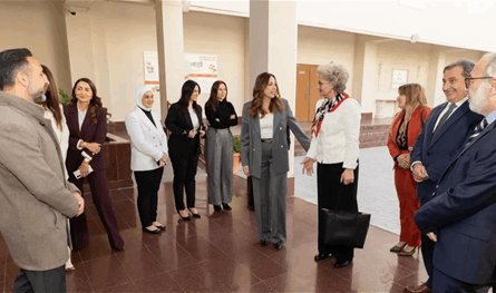 وزيرة التربية زارت المدرسة اللبنانية في قطر