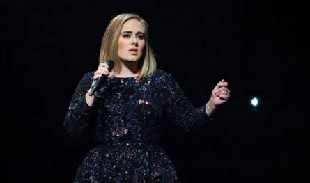 بقيمة 2.5 مليون دولار.. أديل تمنح خصمًا لمنسق أزيائها على عقار