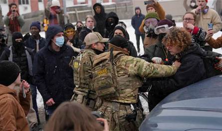 ترامب يواصل حملة ترحيل المهاجرين غير الشرعيين