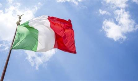 إيطاليا توافق على اتفاقية تعاون دفاعي مع الإمارات