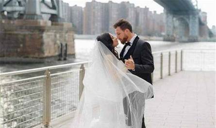 فضيحة في الوسط الفني.. فنان يتسبب بإصابات وكدمات لزوحته والأخيرة تدعي عليه (صور)