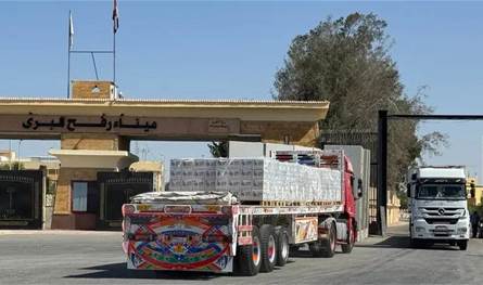 معبر رفح "سالك" بالإتجاهين الأسبوع المقبل.. "وعد" من علي شعث برعاية أميركية