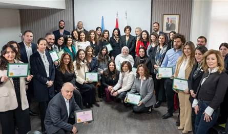 البيئة تواصل مسارها المناخي وتسلم إفادات البصمة الكربونية