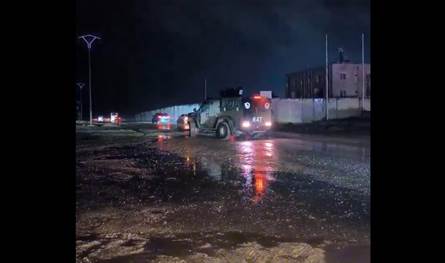 الجيش السوري ينقل عناصر من "قسد" من سجن في الرقة إلى مدينة عين العرب (فيديو)