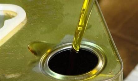 لجنة الزيتون تحذر من "الزيت المغشوش": خطر داهم يهدد الصحة والاقتصاد