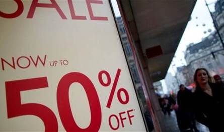 انتعاش التسوق الإلكتروني يعزز مبيعات التجزئة في بريطانيا