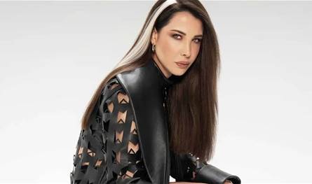 نانسي عجرم بإطلالة جريئة وعصرية تثير إعجاب المتابعين (صورة)