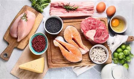 البروتين مهم.. لكن زيادته قد تضر بصحتك