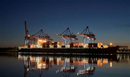 المفوضية الأوروبية تقترح تمديد تعليق الإجراءات التجارية ضد الولايات المتحدة