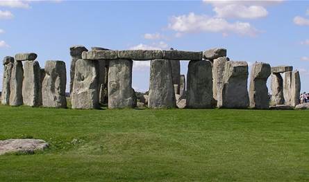 البشر وراء نقل أحجار ستونهنج وليس الجليد