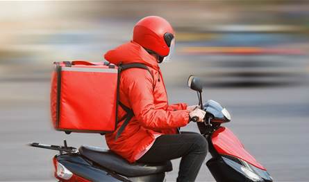 وسط الطريق.. "ديلفري" يتعرض للسرقة في طرابلس