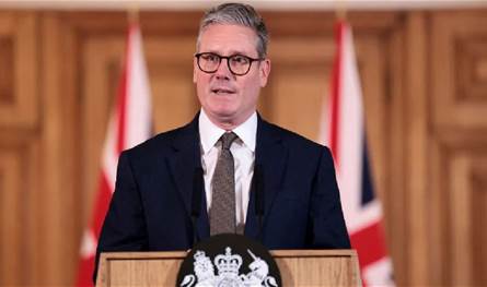 أمام غضب ترامب.. ستارمر يجمّد تسليم جزر استراتيجية لموريشيوس