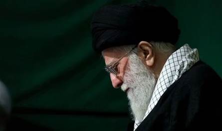 إلى أين انتقل خامنئي... ومن يتولّى إدارة مكتبه الآن؟