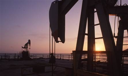 الحكومة السورية تبدأ باستخراج النفط من الحقول المحررة