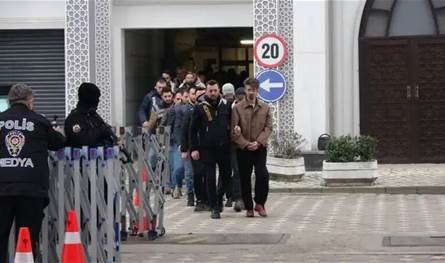 نساء "وهميات" بالذكاء الاصطناعي.. شبكة احتيال ضخمة نهبت الملايين في تركيا