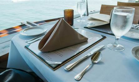 خلاف على فاتورة غداء في مطعم في صور يثير سجالاً حاداً